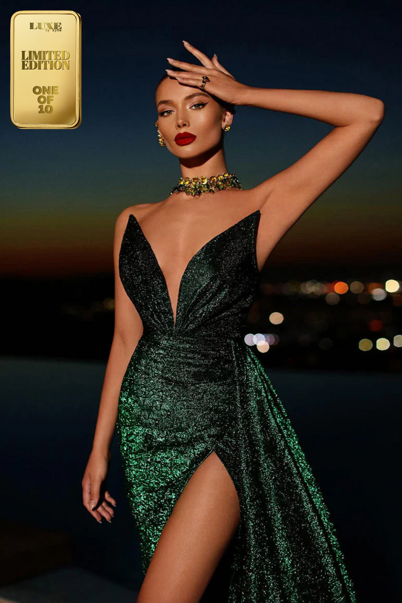 Chic Deep V-Neck Strapless A-Line Glitter Prom Evening Party Dress with Slit